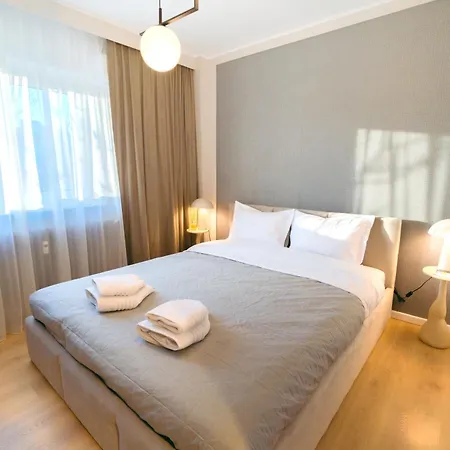 Apartment Downtown Delight *